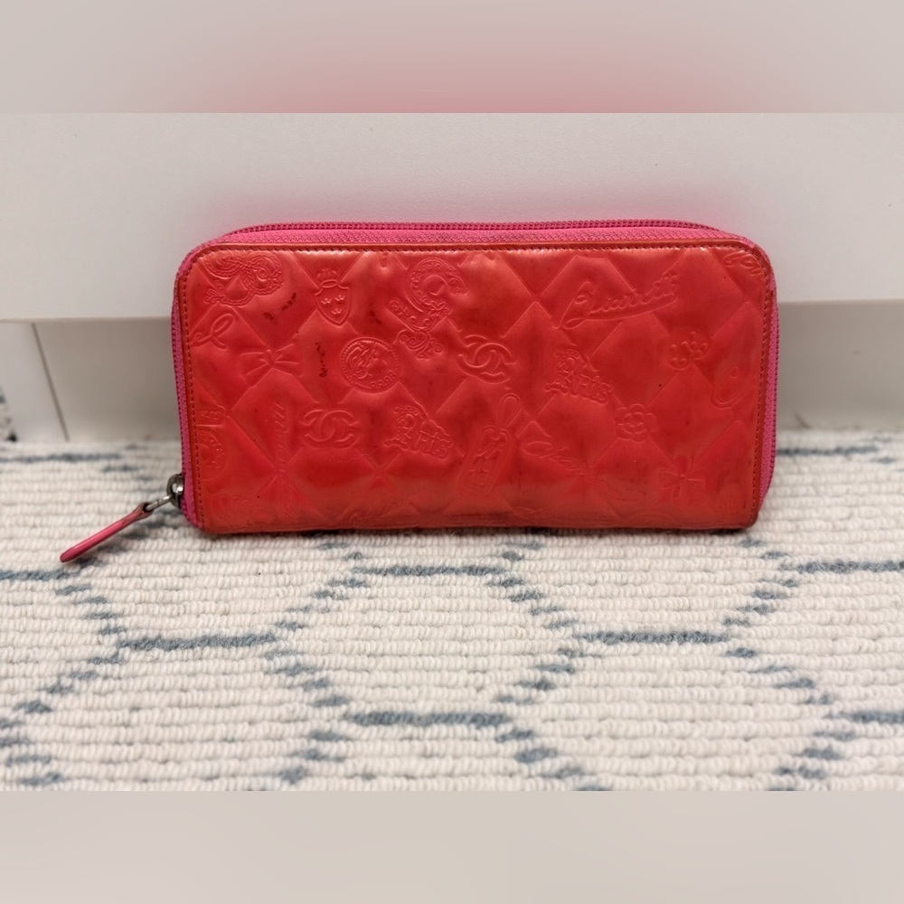 CHANEL Pink Barbie Y2K Vintage Lucky Charm Patent Leather Long Zip Wallet/Clutch
